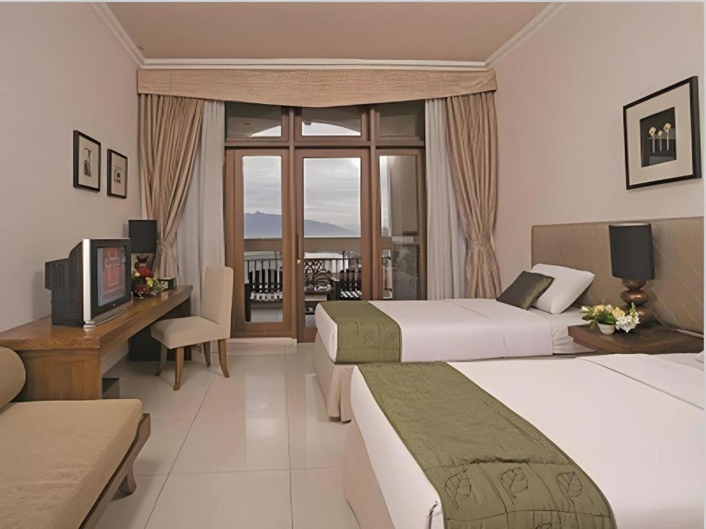 Hotel Le Beringin Salatiga Exterior foto
