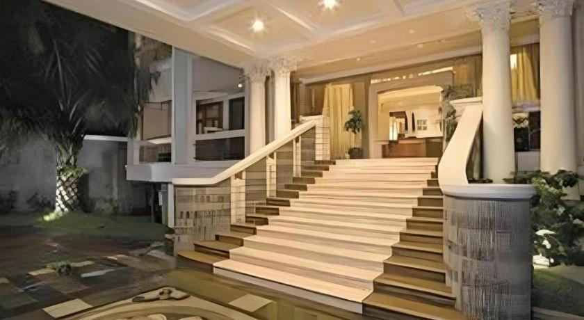 Hotel Le Beringin Salatiga Exterior foto